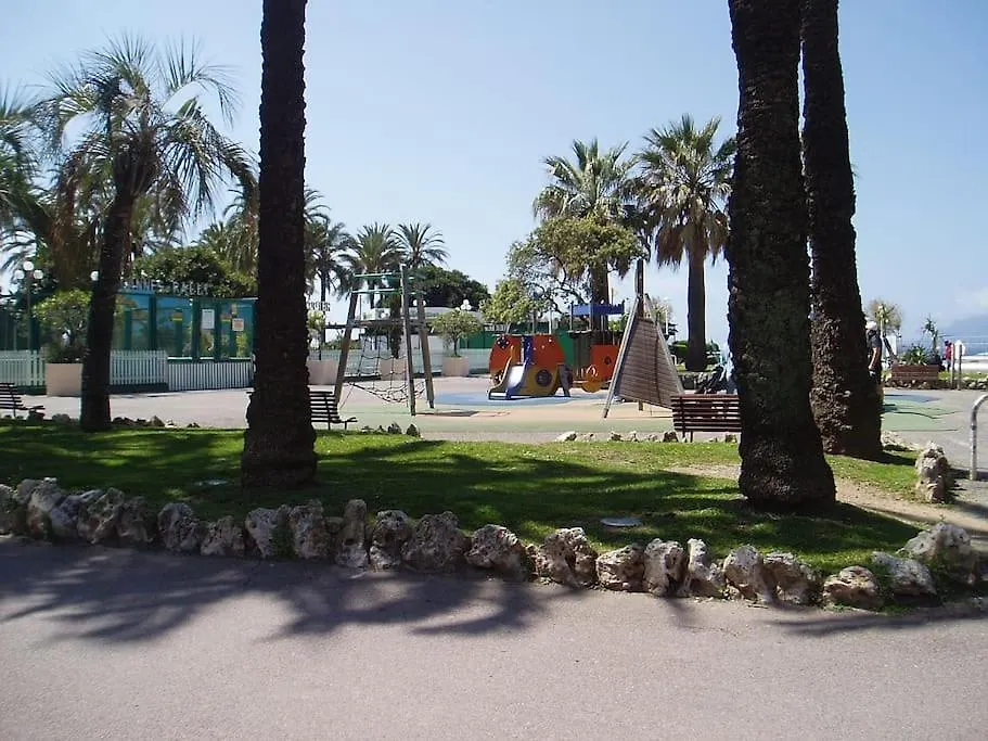 80m2 dans Parc Classé, Piscine, Calme, 5mn de Cannes Le Cannet 0*,