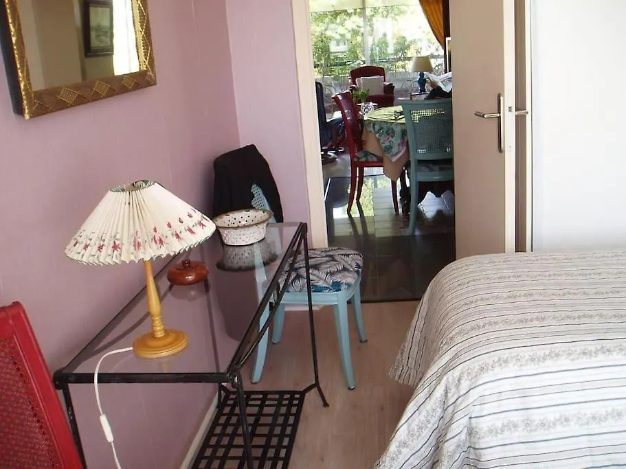 80m2 dans Parc Classé, Piscine, Calme, 5mn de Cannes Le Cannet 0*,  France